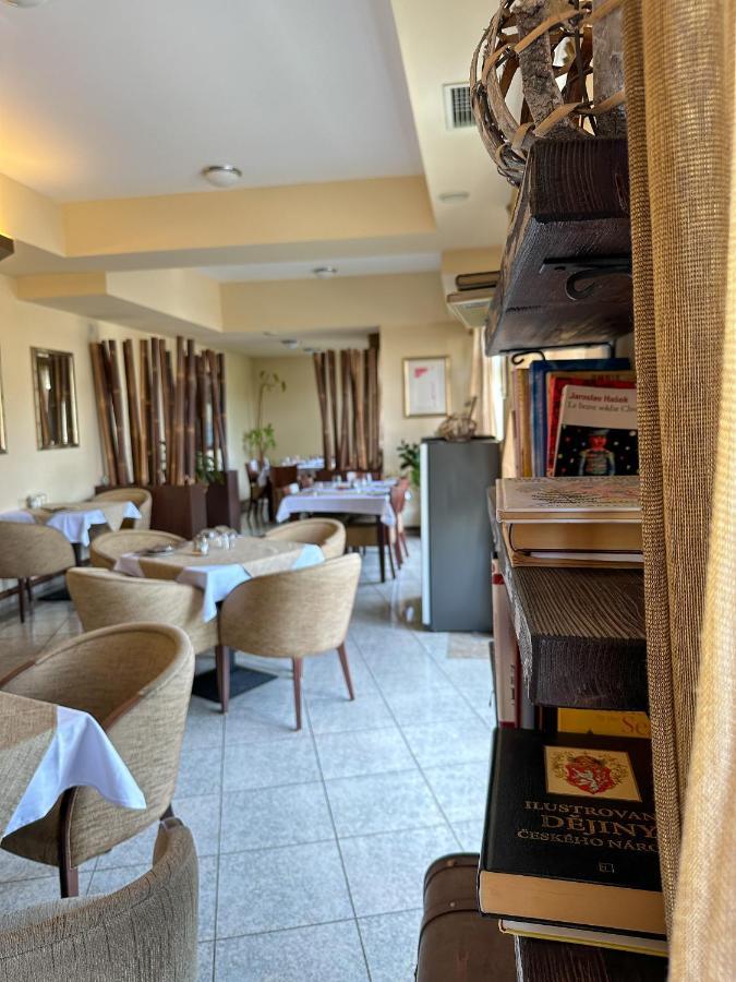 Hotel Theresia Kolín Екстериор снимка