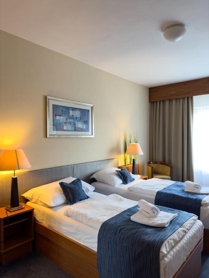 Hotel Theresia Kolín Екстериор снимка