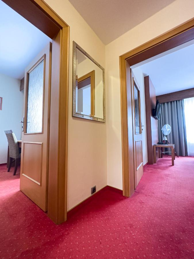 Hotel Theresia Kolín Екстериор снимка
