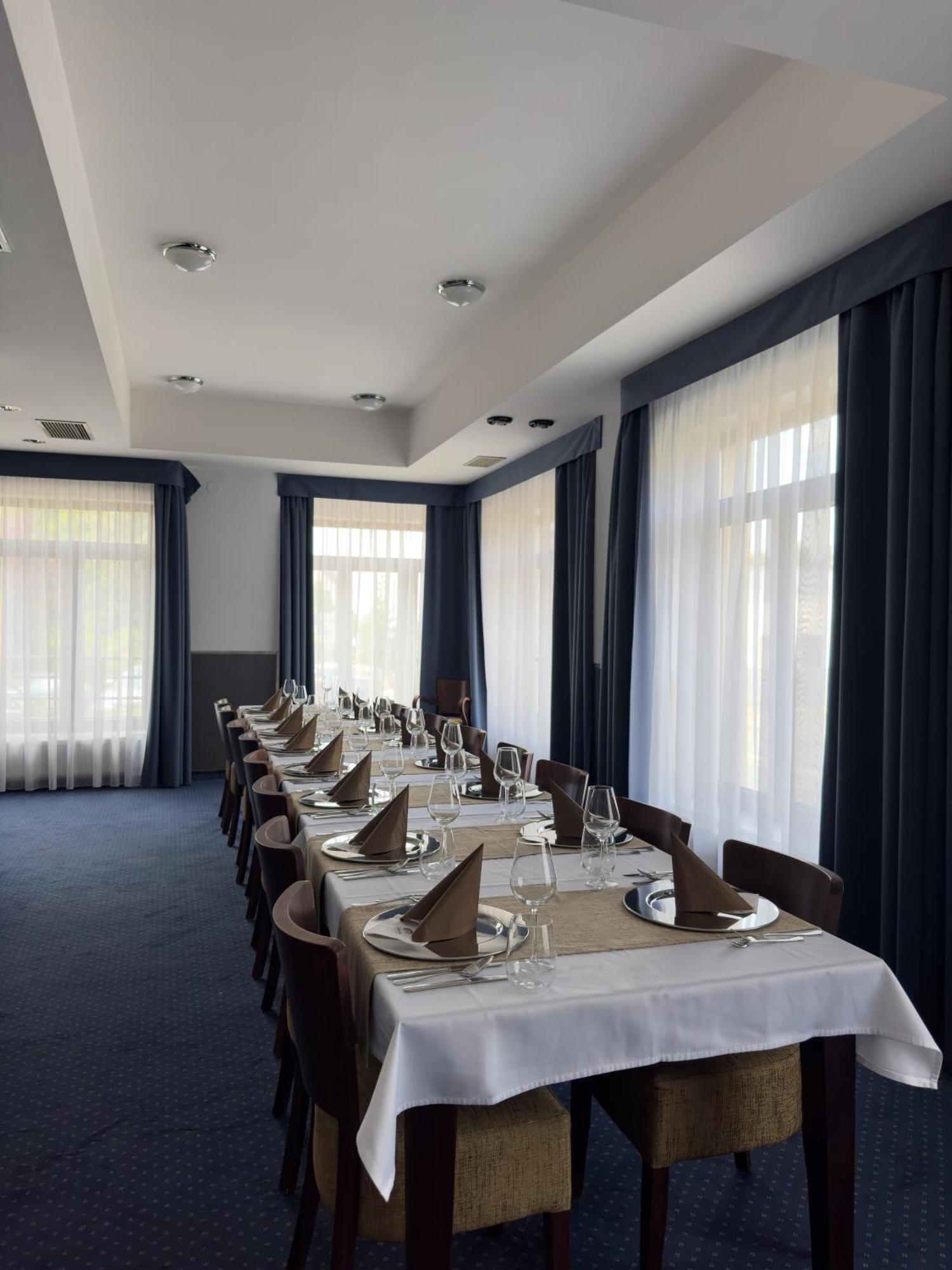 Hotel Theresia Kolín Екстериор снимка