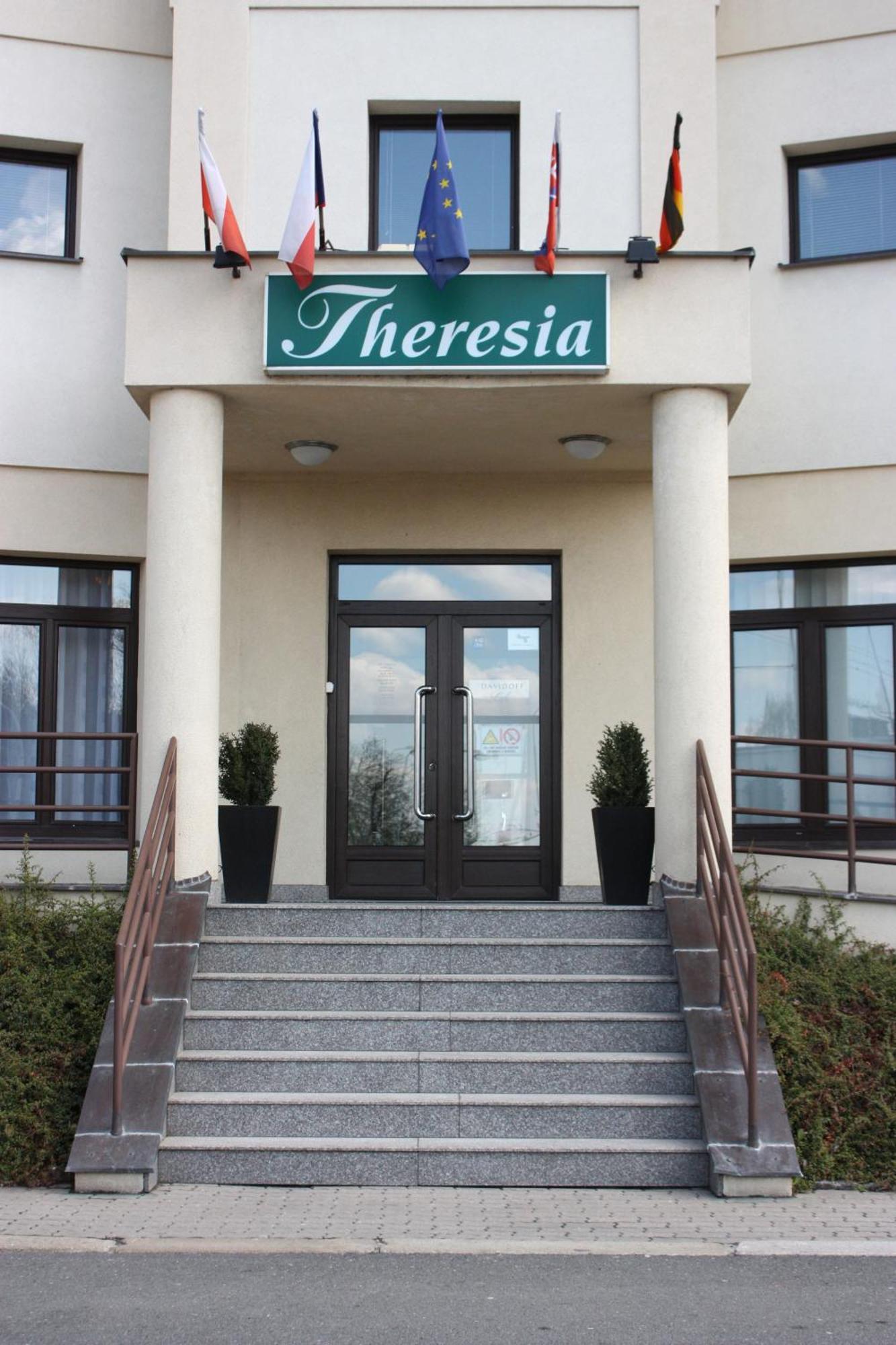 Hotel Theresia Kolín Екстериор снимка