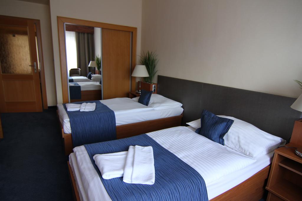 Hotel Theresia Kolín Екстериор снимка