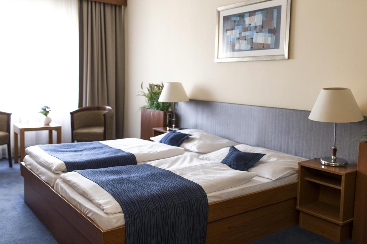 Hotel Theresia Kolín Екстериор снимка